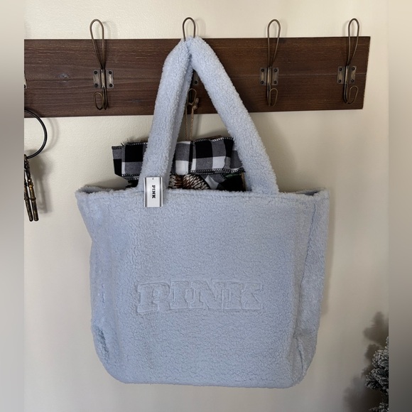 Victoria Secret Plush Teddy Tote and Cozy-Fleece Blanket - Picture 5 of 10